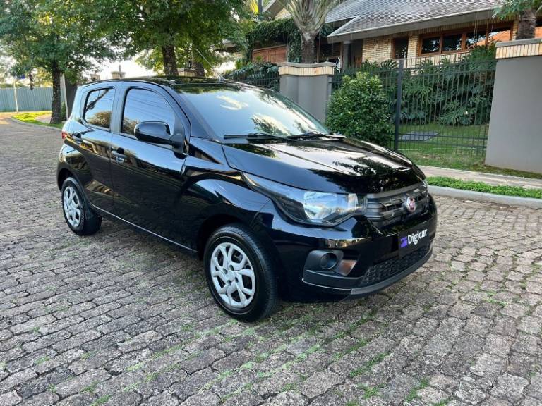FIAT - MOBI - 2018/2019 - Preta - R$ 47.800,00